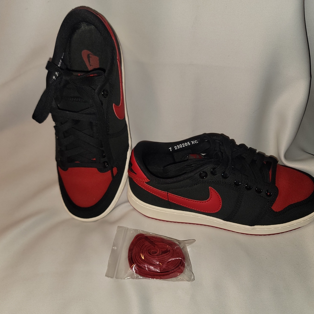 Nike Black and Red Athletic Shoes